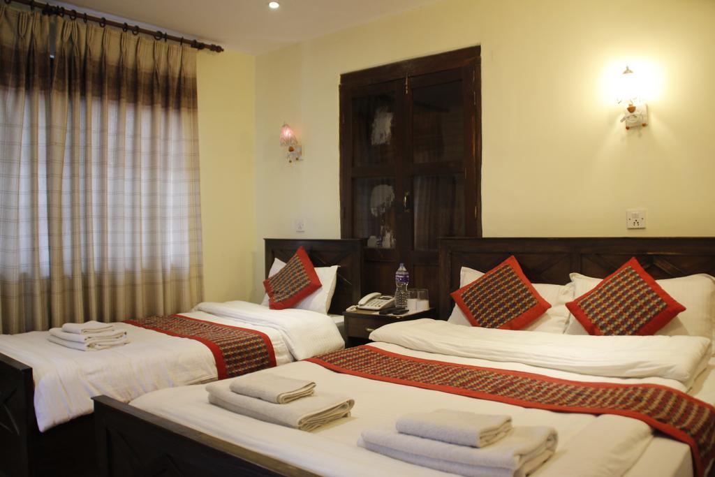 Hotel Peace N Park Катманду Екстериор снимка