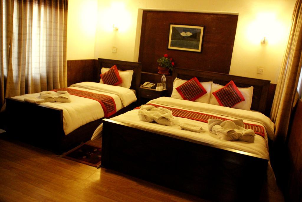 Hotel Peace N Park Катманду Стая снимка