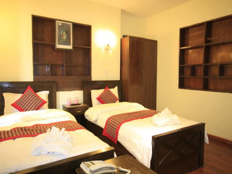 Hotel Peace N Park Катманду Екстериор снимка